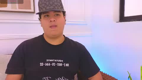 bennett_alejoo online show from June 11, 2026, 6:39 pm