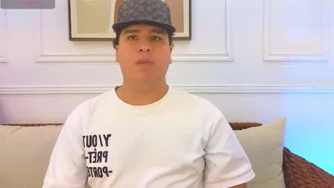 bennett_alejoo online show from June 13, 2026, 6:39 pm