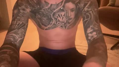 Snapshot of bennibrentty chatting on October 31, 2025, 4:08 pm bennibrentty online show from October 31, 2025, 4:08 pm