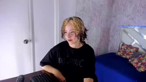 Snapshot of benny_wilson chatting on September 16, 2025, 3:51 am benny_wilson online show from September 16, 2025, 3:51 am