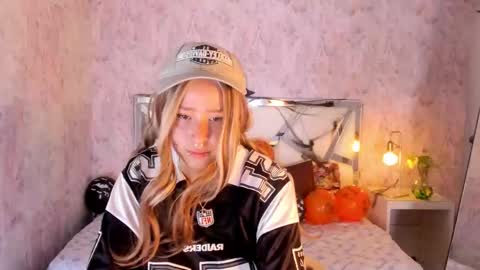 Snapshot of benny_wilson chatting on October 6, 2025, 3:37 am benny_wilson online show from October 6, 2025, 3:37 am