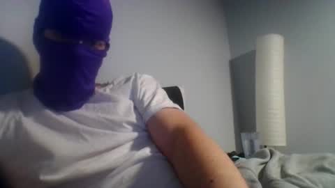 bennybueno online show from June 12, 2026, 4:22 am