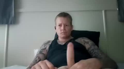 Snapshot of bennyinbrissy chatting on February 15, 2026, 3:31 pm bennyinbrissy online show from February 15, 2026, 3:31 pm
