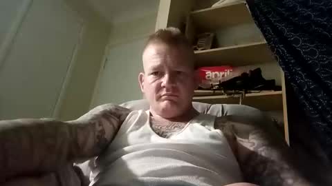 Snapshot of bennyinbrissy chatting on April 29, 2026, 4:11 pm bennyinbrissy online show from April 29, 2026, 4:11 pm