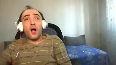 Snapshot of bentish chatting on October 8, 2025, 5:05 am bentish online show from October 8, 2025, 5:05 am