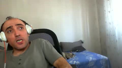 Snapshot of bentish chatting on October 13, 2025, 8:03 am bentish online show from October 13, 2025, 8:03 am