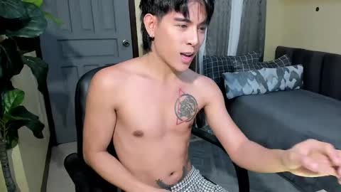 Snapshot of bentlyfuck chatting on May 24, 2026, 12:37 am bentlyfuck online show from May 24, 2026, 12:37 am