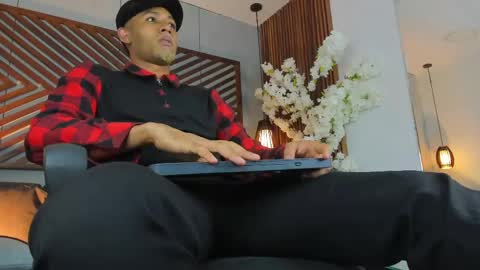 bento_fox online show from May 5, 2026, 3:36 am