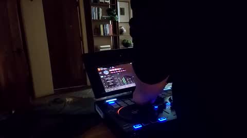 Snapshot of bentpilot chatting on November 8, 2025, 7:23 pm bentpilot online show from November 8, 2025, 7:23 pm