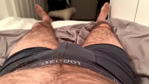 Snapshot of benz10001 chatting on December 11, 2024, 4:07 am benz10001 online show from December 11, 2024, 4:07 am