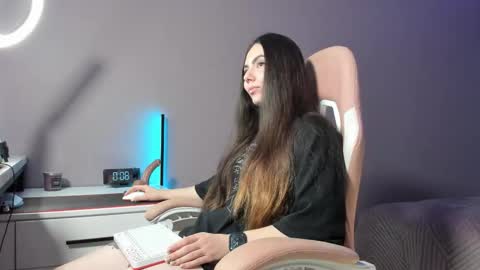 Snapshot of beriesniks chatting on September 30, 2025, 5:07 pm BeriesNiks online show from September 30, 2025, 5:07 pm