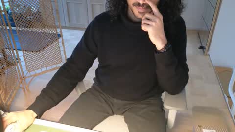 berlinz900 online show from November 12, 2025, 7:42 am