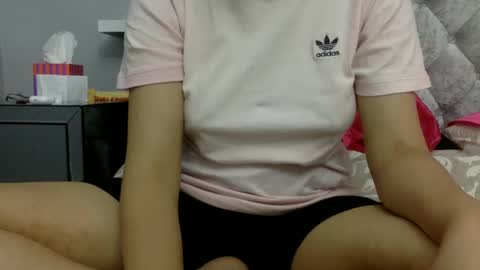 Snapshot of bermudatriangle12 chatting on December 7, 2024, 10:23 am tixxie online show from December 7, 2024, 10:23 am