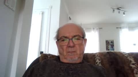 bernard1102 online show from January 2, 2025, 2:02 pm
