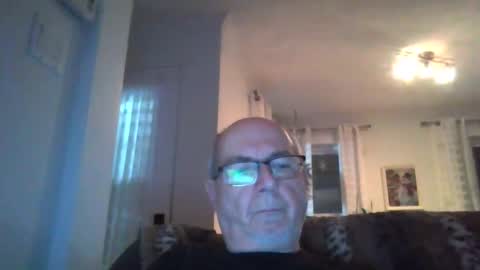 bernard1102 online show from January 13, 2025, 11:41 am