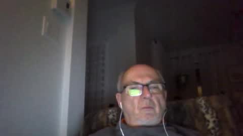 bernard1102 online show from February 3, 2025, 2:14 am