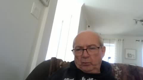 bernard1102 online show from May 8, 2026, 1:16 pm