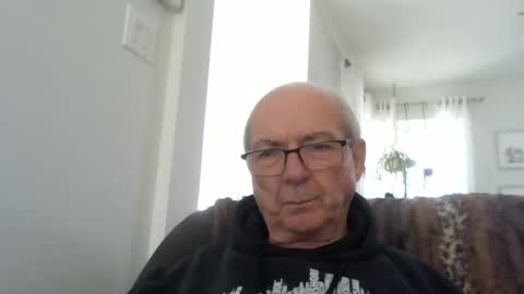 bernard1102 online show from May 13, 2026, 1:41 pm