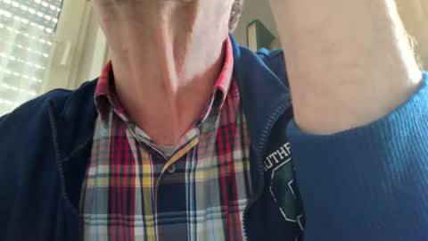 Snapshot of bernie6004 chatting on February 28, 2026, 11:33 am bernie6004 online show from February 28, 2026, 11:33 am