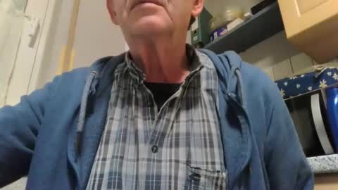 Snapshot of bernie6004 chatting on March 9, 2026, 7:07 pm bernie6004 online show from March 9, 2026, 7:07 pm