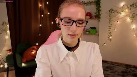 Hi Im NikaComing back online on Monday 3 online show from June 17, 2026, 6:27 am