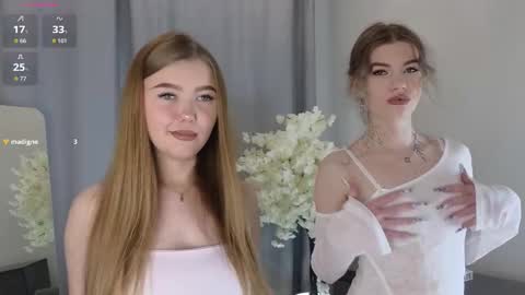 Snapshot of berry_bloom chatting on October 13, 2025, 10:26 am Aurora online show from October 13, 2025, 10:26 am