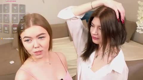 Aurora online show from December 14, 2025, 11:15 am