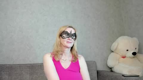 Snapshot of best__angelica chatting on May 10, 2026, 4:56 pm best__angelica online show from May 10, 2026, 4:56 pm