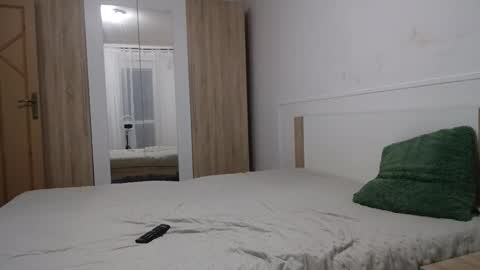 Snapshot of best_couple_for_u chatting on October 16, 2025, 7:37 pm Alex and Victoria online show from October 16, 2025, 7:37 pm