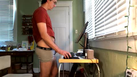 best_triam online show from September 29, 2025, 9:08 pm