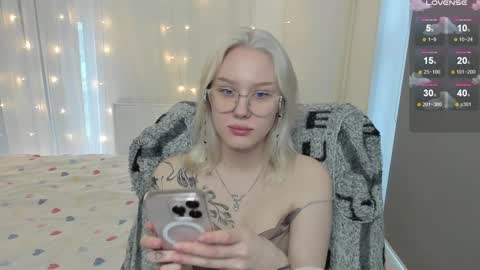 Danny and Kira online show from January 30, 2025, 5:09 am