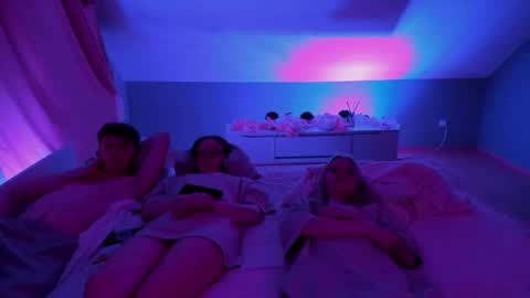 Danny and Kira online show from March 10, 2025, 5:18 pm