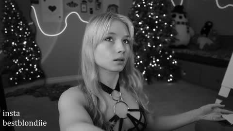 Chloe Next stream on Friday online show from January 2, 2025, 5:18 pm