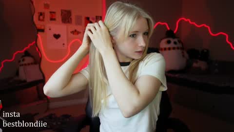 Chloe Next stream on Friday online show from January 17, 2025, 5:19 pm