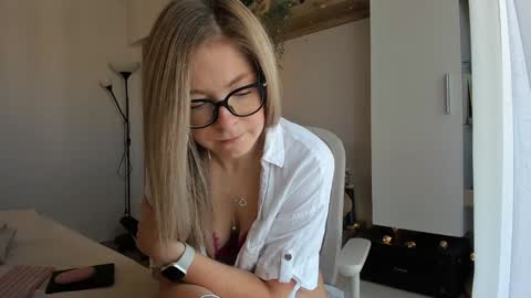 Snapshot of bestgirl_ofthe_neighborhood chatting on September 23, 2025, 6:27 am Vicky   online show from September 23, 2025, 6:27 am