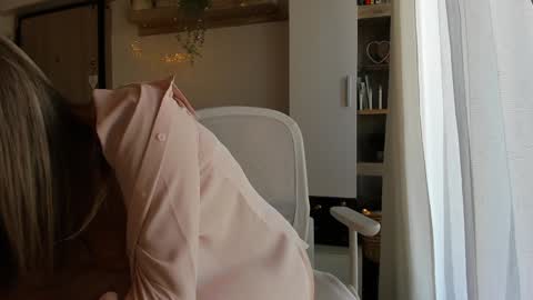 Snapshot of bestgirl_ofthe_neighborhood chatting on October 10, 2025, 6:56 am Vicky   online show from October 10, 2025, 6:56 am