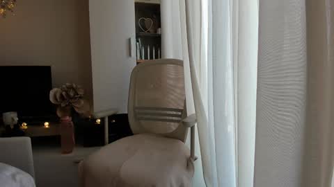 Snapshot of bestgirl_ofthe_neighborhood chatting on October 24, 2025, 6:32 am Vicky   online show from October 24, 2025, 6:32 am