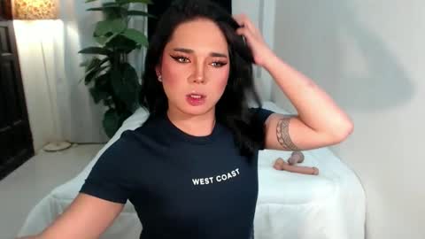 bestgirljulia online show from February 2, 2026, 8:02 am