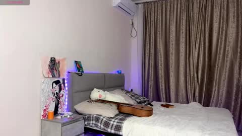 Eva online show from October 9, 2025, 2:04 pm