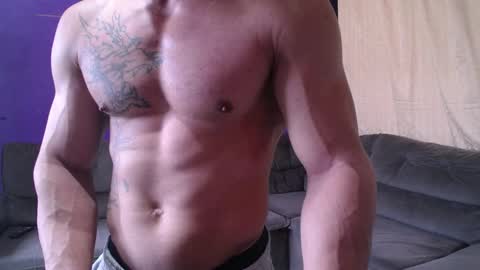 Snapshot of bestmuscle chatting on February 11, 2025, 4:35 pm bestmuscle online show from February 11, 2025, 4:35 pm