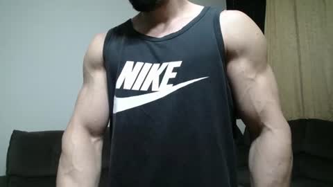 Snapshot of bestmuscle chatting on July 11, 2026, 10:33 pm bestmuscle online show from July 11, 2026, 10:33 pm