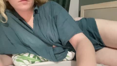 Bette online show from November 22, 2025, 11:15 pm