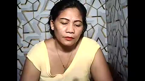 betty_83 online show from May 8, 2026, 11:37 am