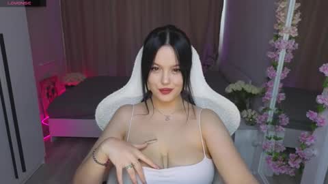 Snapshot of betty__davvis chatting on October 4, 2025, 1:42 pm Betty online show from October 4, 2025, 1:42 pm