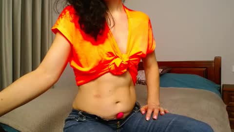 betty_sw online show from January 22, 2025, 3:07 pm