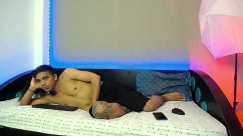 between two skins online show from October 11, 2025, 12:04 pm