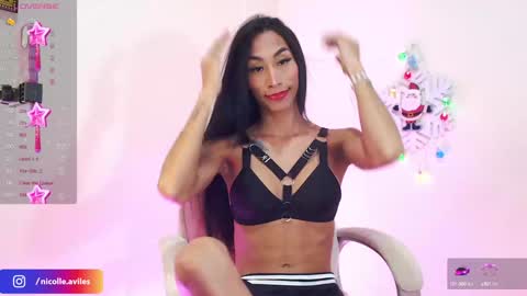 Nicolle Aviles online show from December 26, 2024, 3:53 pm