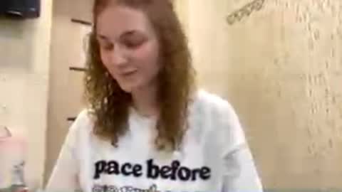 Sophie online show from April 2, 2026, 8:34 am