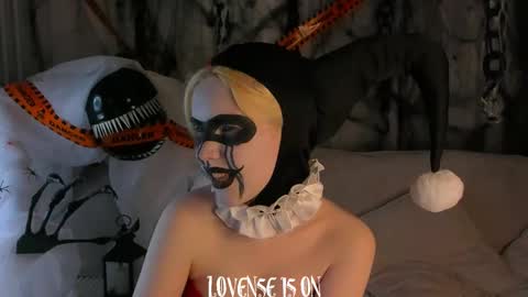 Eliz online show from October 31, 2025, 1:28 am