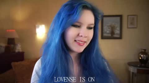 Eliz online show from April 27, 2026, 2:31 am
